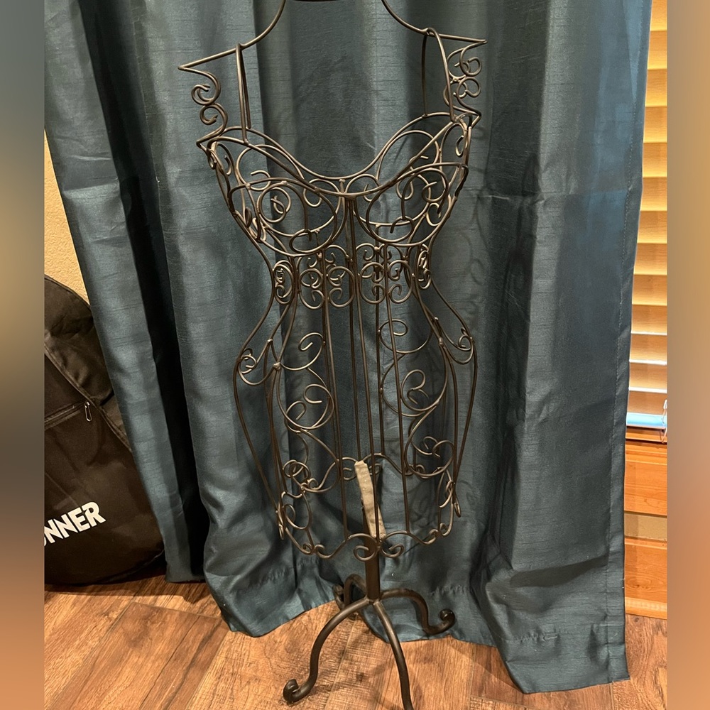 Wire Mannequin